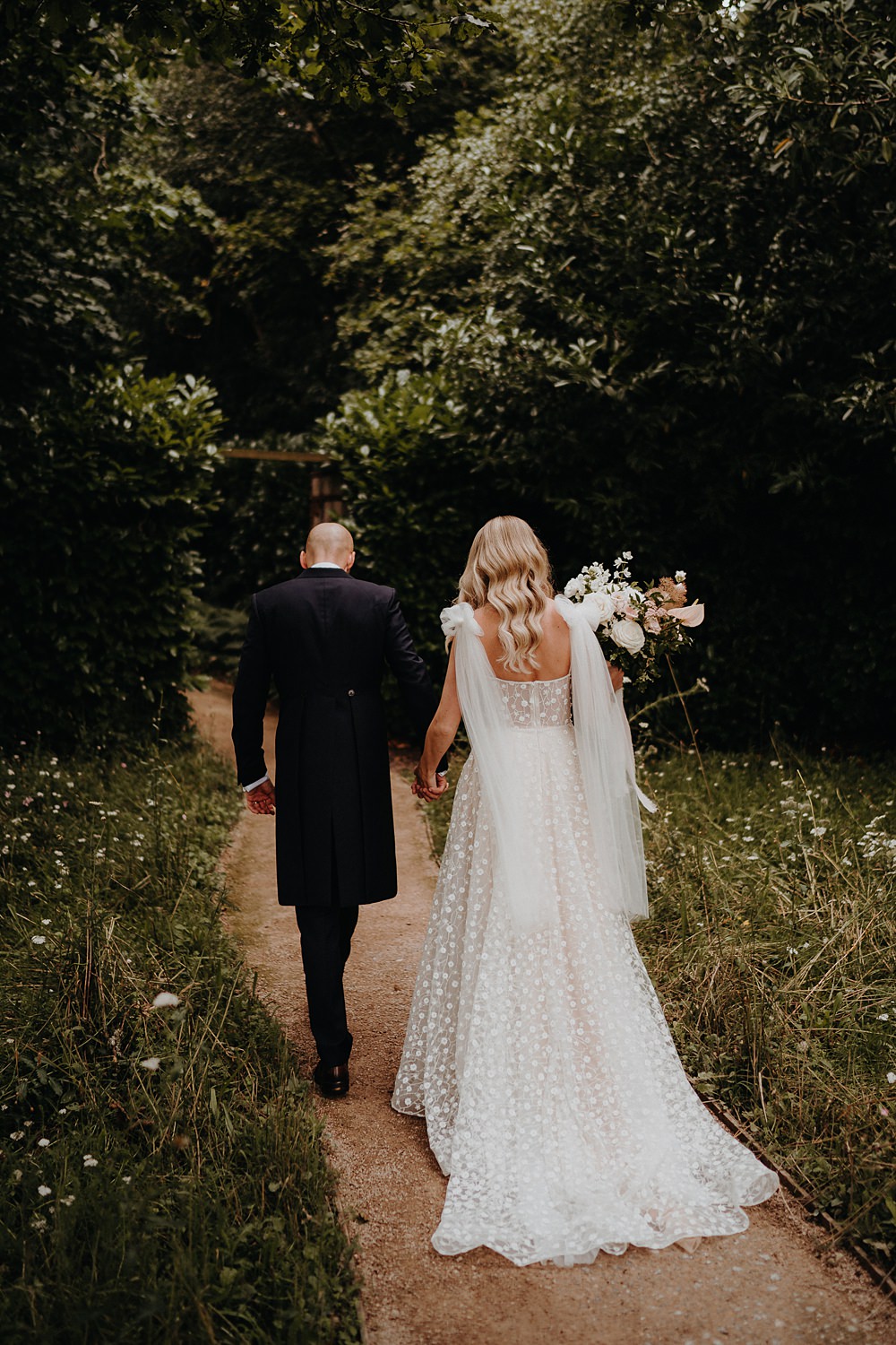 Outdoor Surrey Wedding Kit Myers Photography