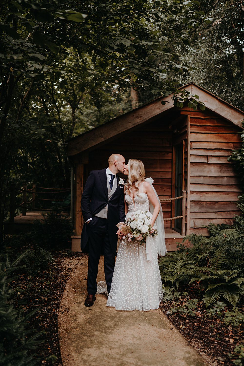Outdoor Surrey Wedding Kit Myers Photography