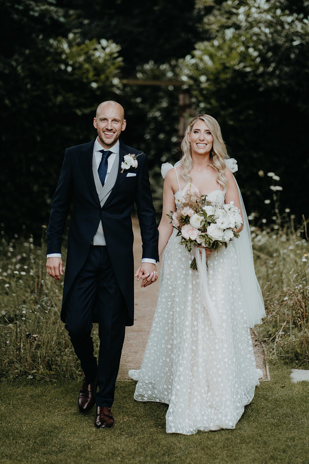 Outdoor Surrey Wedding Kit Myers Photography