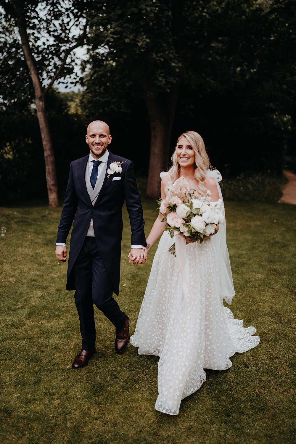 Outdoor Surrey Wedding Kit Myers Photography