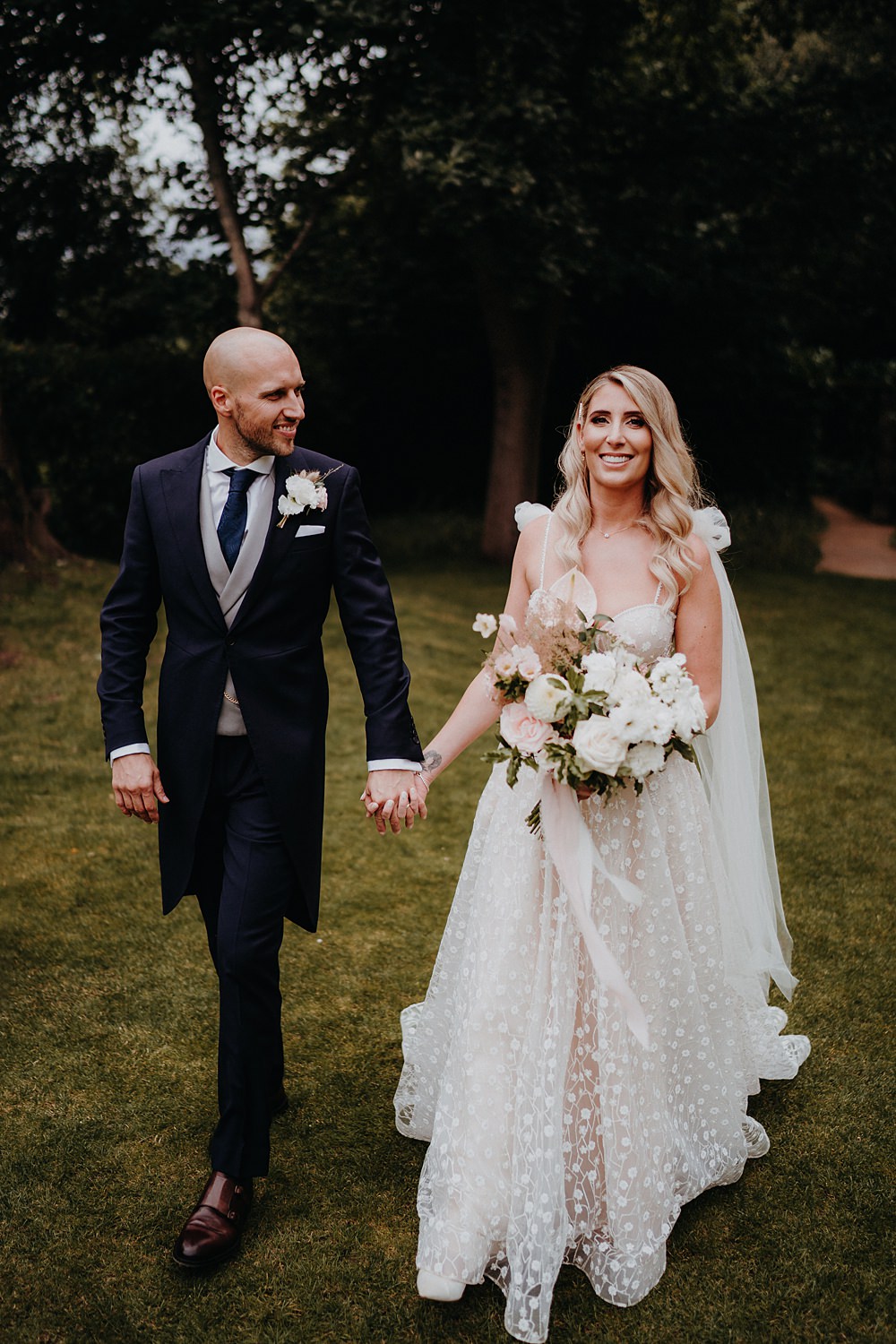 Outdoor Surrey Wedding Kit Myers Photography