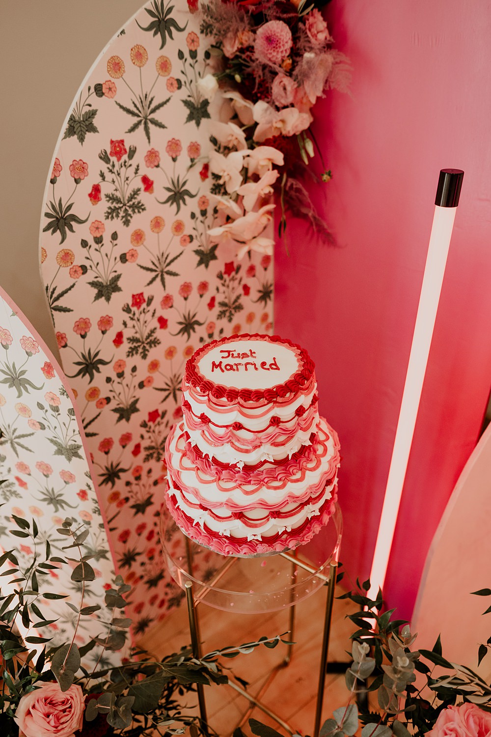 70s Disco Wedding Bubear Photography Vintage Retro Iced Cake Pink Red