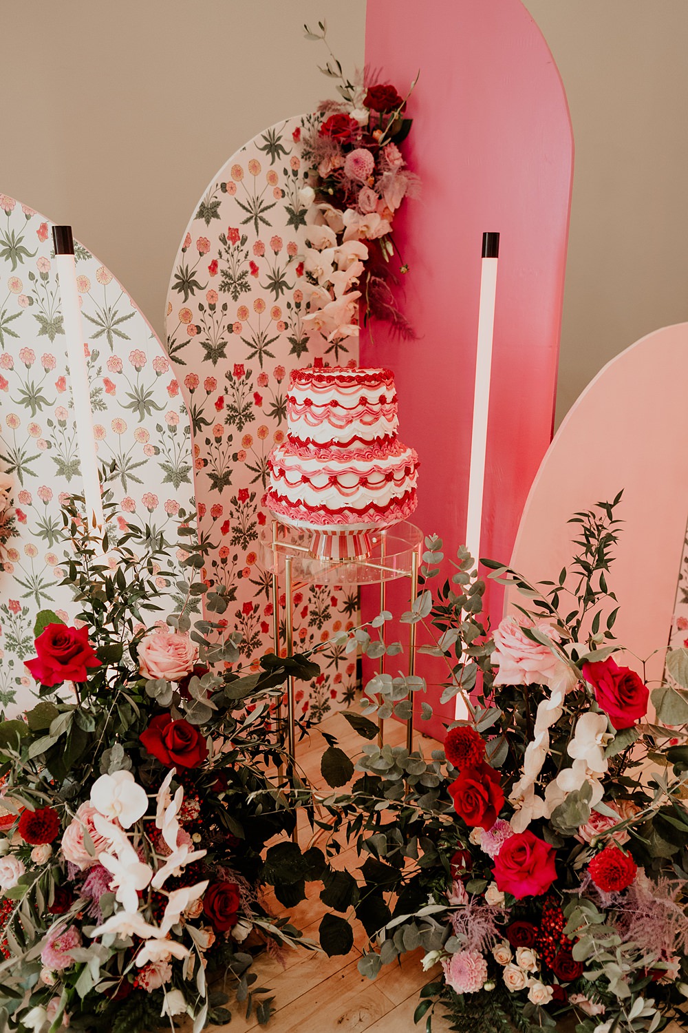 70s Disco Wedding Bubear Photography Cake Table Backdrop Flowers