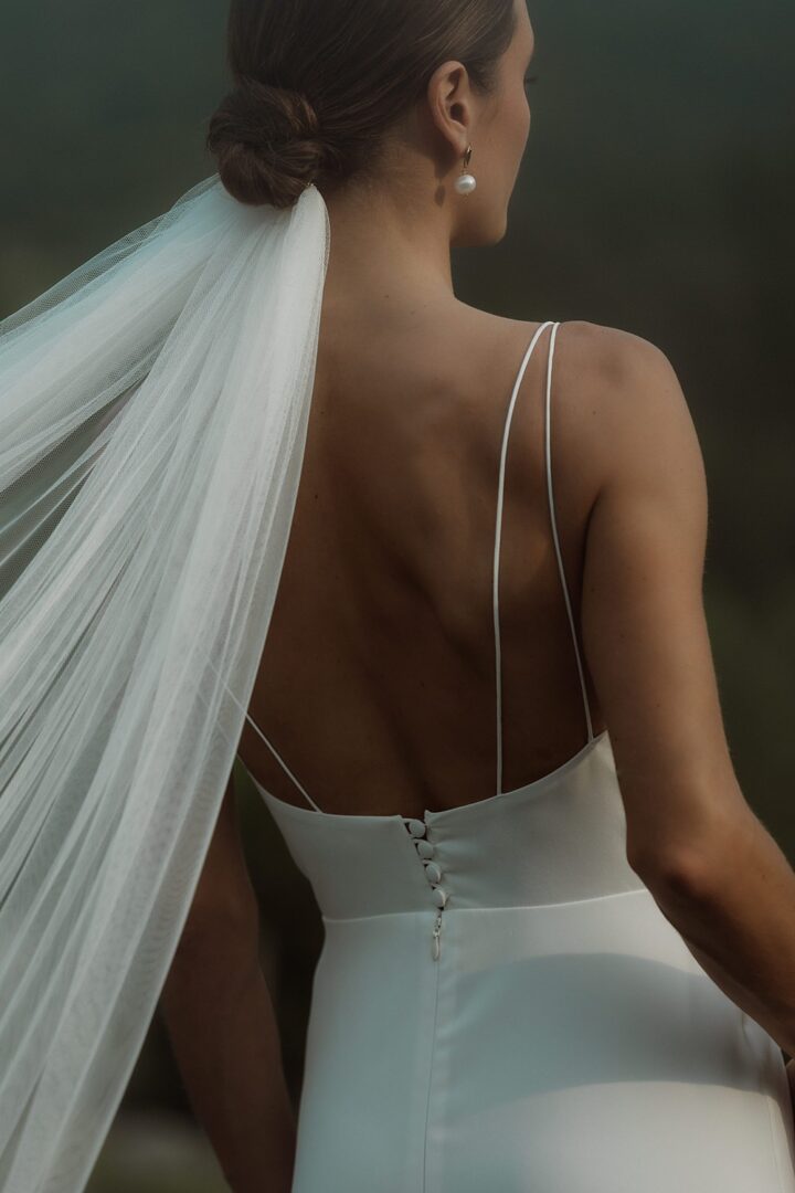 Under Bun Veil Wedding Hairstyle Crémeux Photo