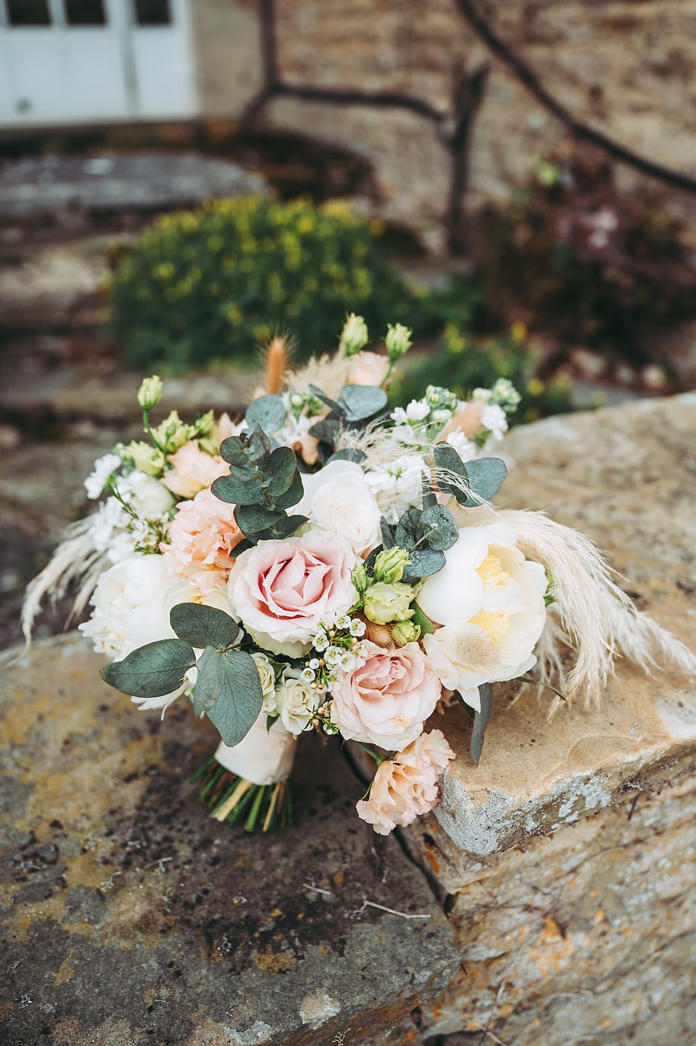 Hyde House Wedding Cotswold Pictures Bouquet Flowers Pale Pink Cream Rose Pampas Grass Eucalyptus