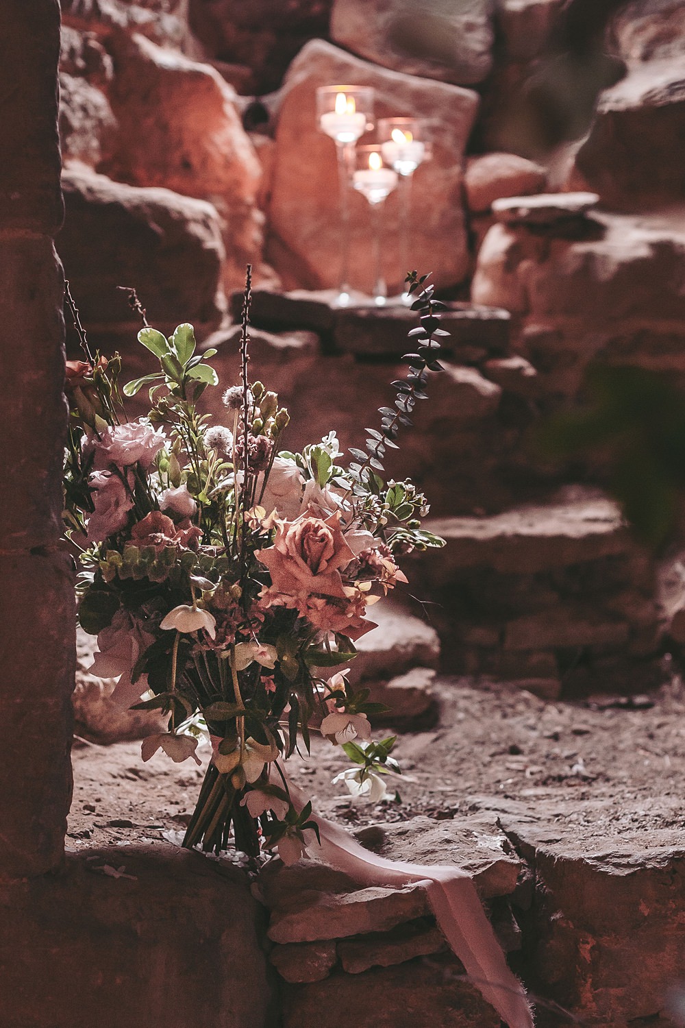 Sheriff Hutton Castle Wedding Bee Wilde Studio Bouquet Flowers Bridal Peach