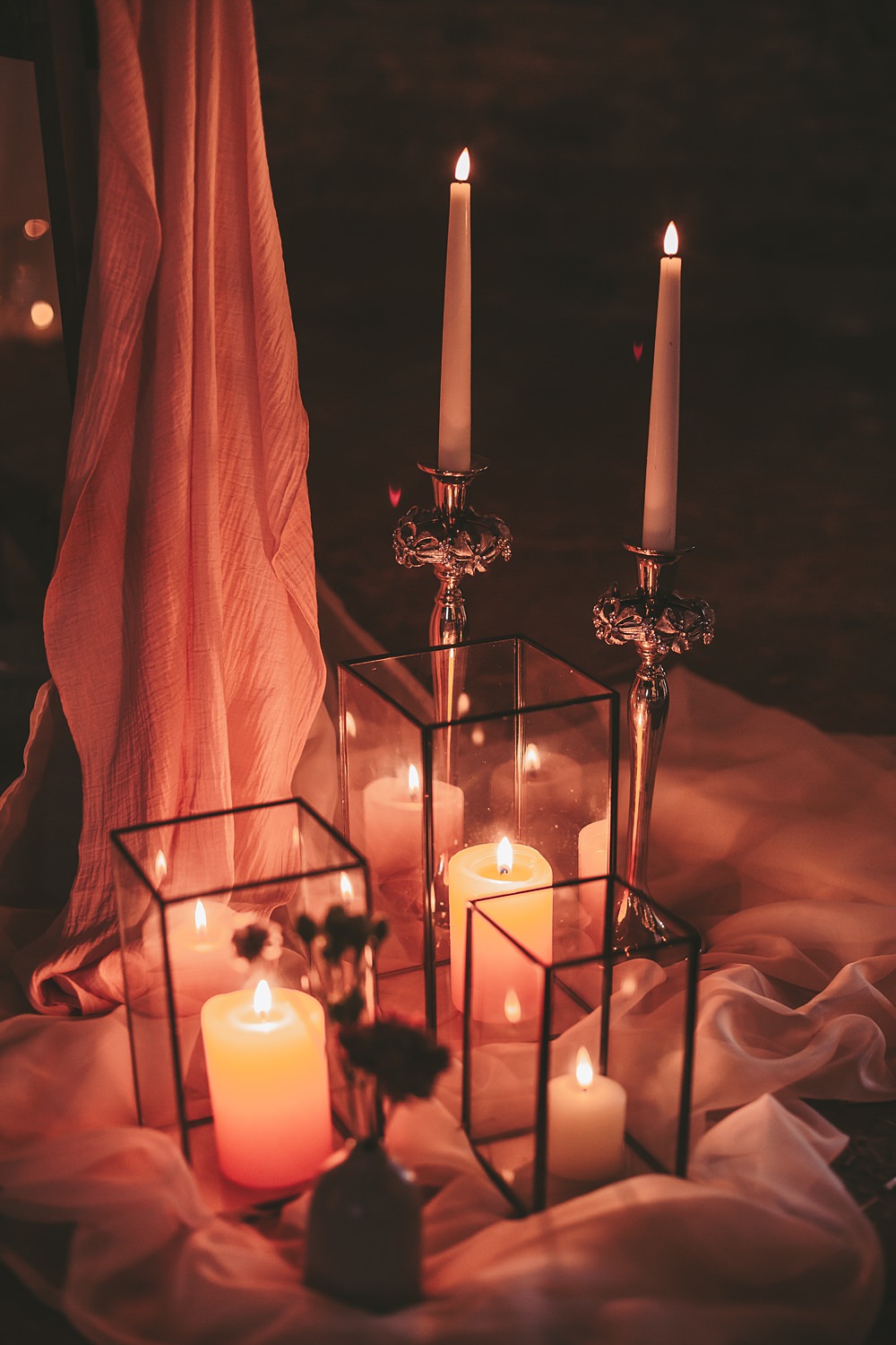 Sheriff Hutton Castle Wedding Bee Wilde Studio loor Flowers Candles Decor