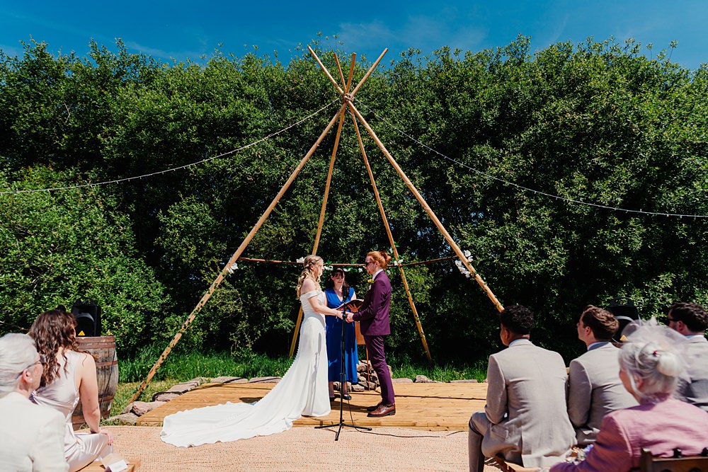 Den At Four Acre Wedding Lauren May Photos Outdoor Ceremony