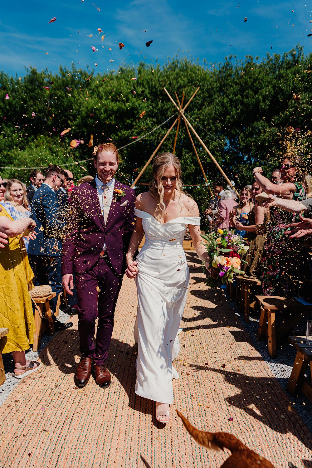 Den At Four Acre Wedding Lauren May Photos Confetti Throw
