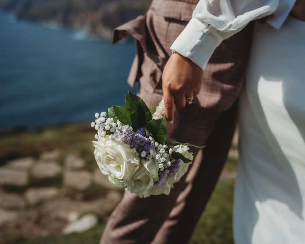 Sliabh Liag Donegal Elopement Wild and Green Photography White Rose Bouquet Flowers