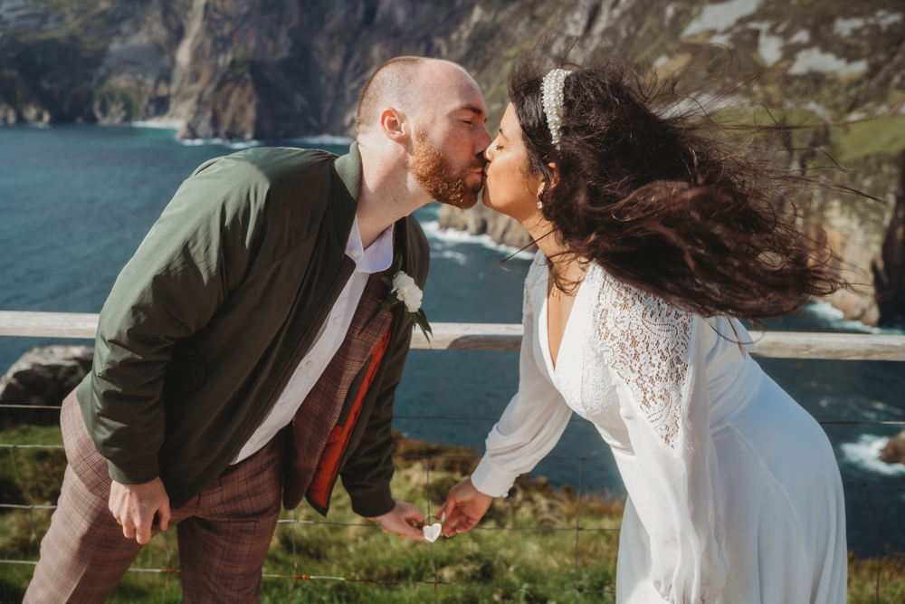 Sliabh Liag Donegal Elopement Wild and Green Photography Love Lock Key