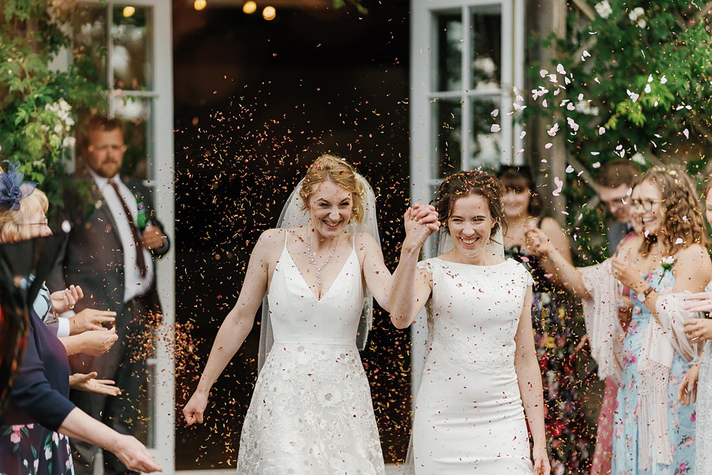 Aswanley Wedding Beth Sutton Photography Confetti Throw