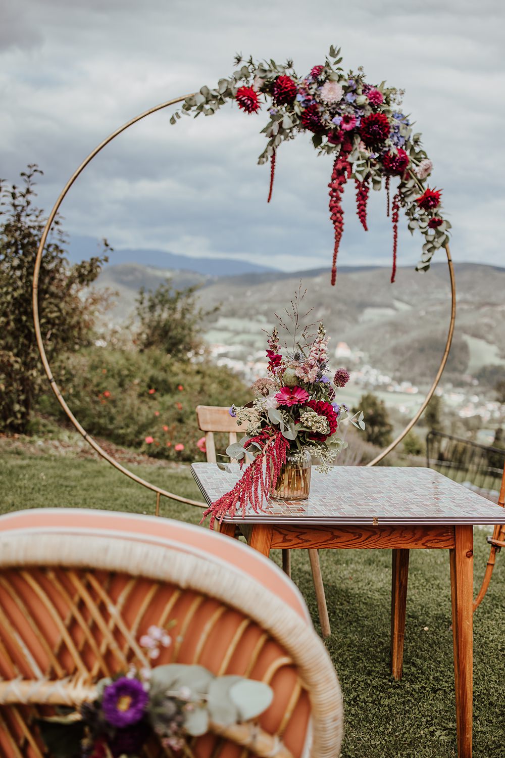Fernblick Wedding Sandy Alonso Photography Hoop Ceremony Flower Backdrop