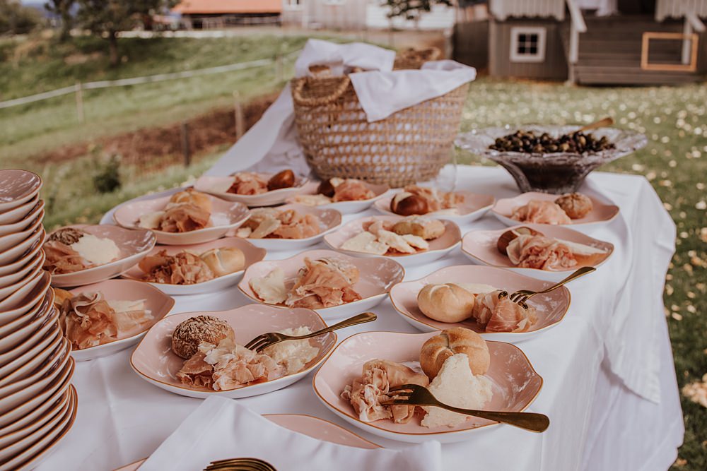 Fernblick Wedding Sandy Alonso Photography Food Buffet Table Bundt Cakes 4 Tier