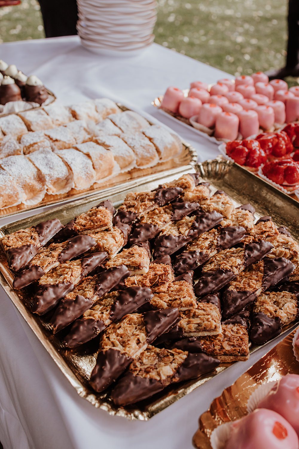Fernblick Wedding Sandy Alonso Photography Dessert Table Pastries