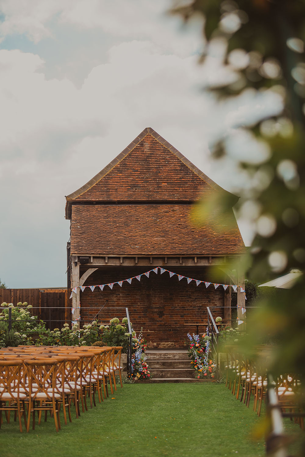 Hitchin Barn Wedding The Wardette Studio Outdoor Ceremony Decor