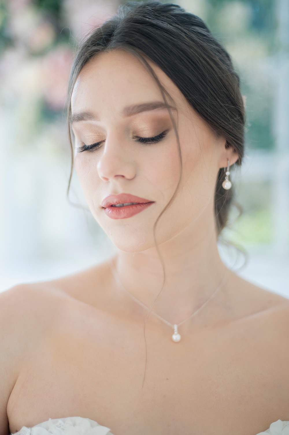 Peach Fuzz Sage Green Wedding Ideas Bride Makeup Look Charlotte Sams