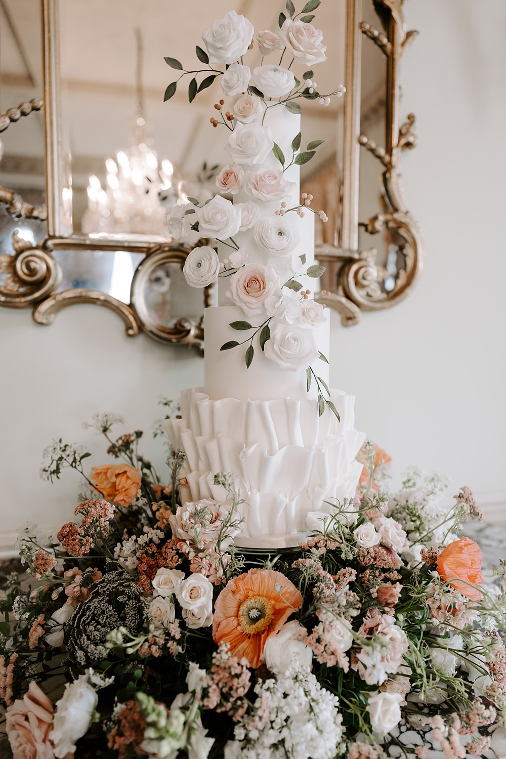 Luxury Elegant Wedding Ideas Gina Fernandes Photography White Floral Cake Peach Flowers 4 Tier