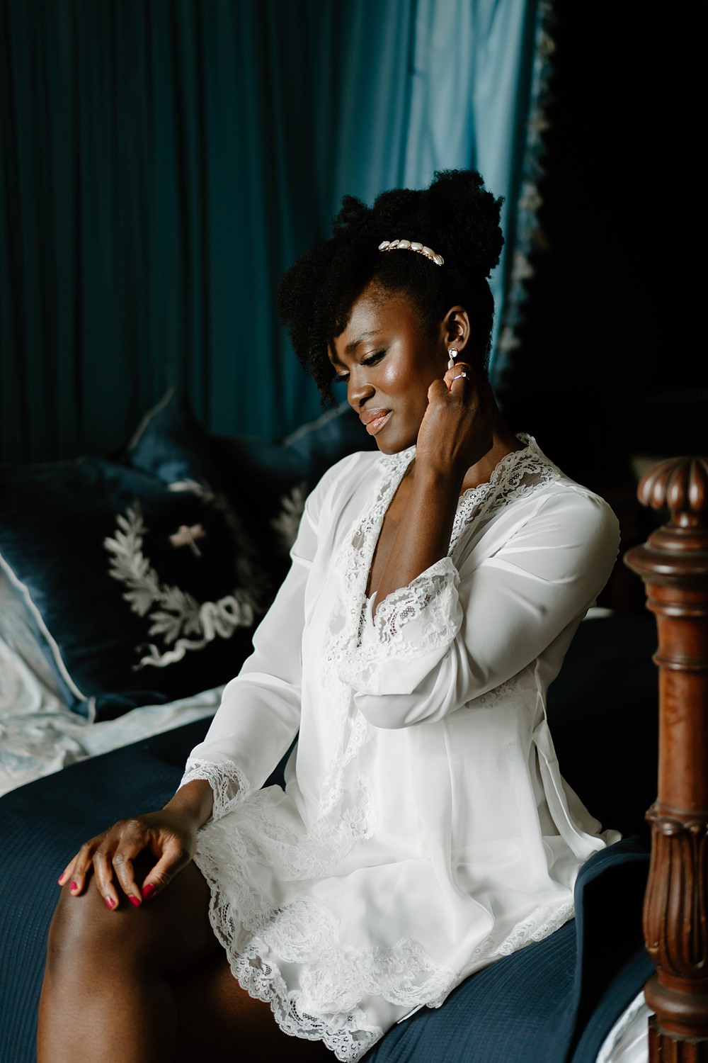 Luxury Elegant Wedding Ideas Gina Fernandes Photography Bridal Robe Prep Nightie PJs