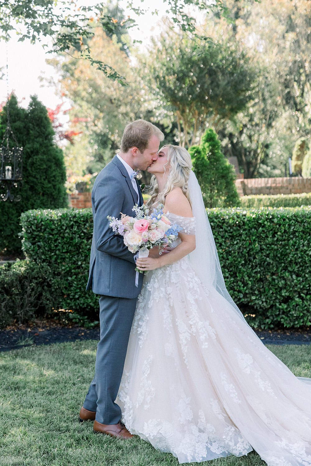 Mankin Mansion Wedding Willow Britt Studios