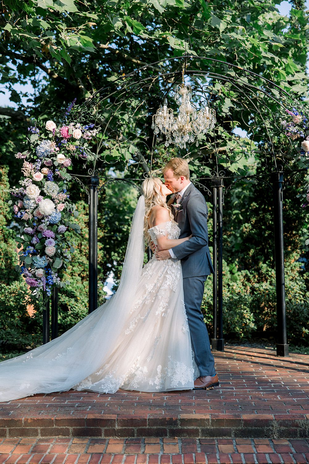 Mankin Mansion Wedding Willow Britt Studios