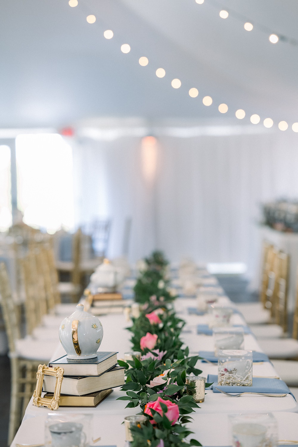 Mankin Mansion Wedding Willow Britt Studios Table Runner Decor Flowers