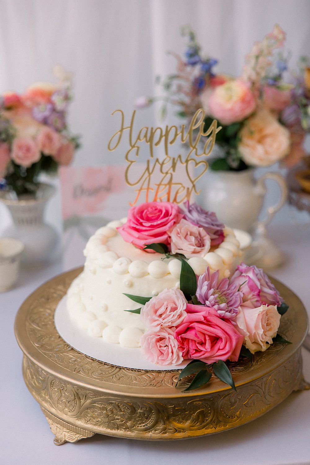 Mankin Mansion Wedding Willow Britt Studios Single Tier Cake Flowers Topper