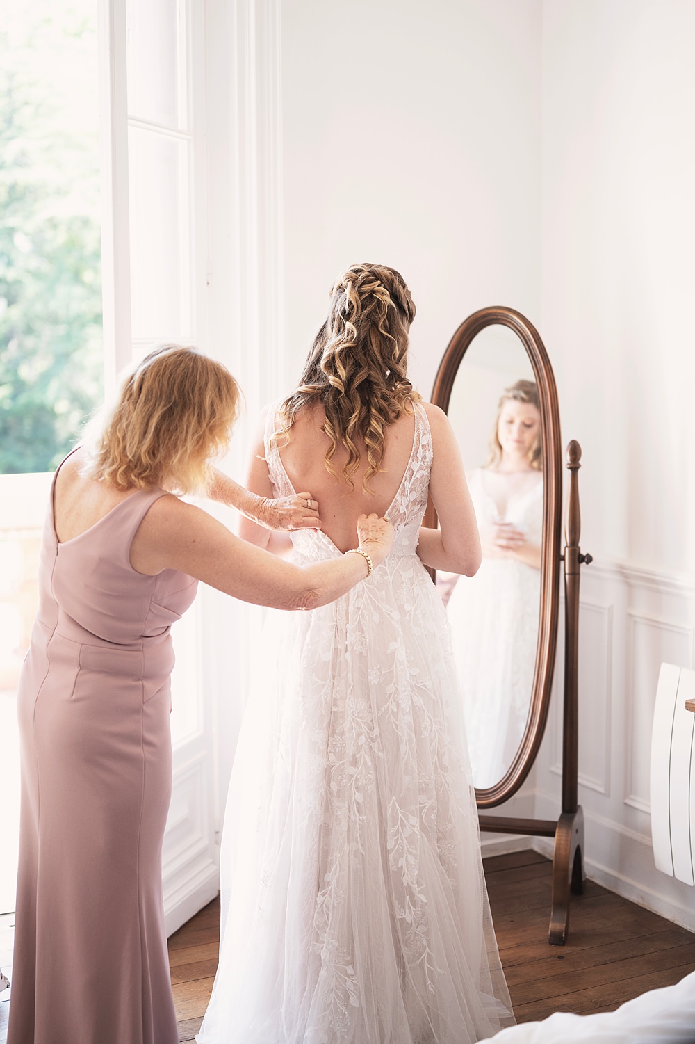 Chateau St. Michel Wedding Awardweddings Strap Lace Tulle Dress Bride Pronovias