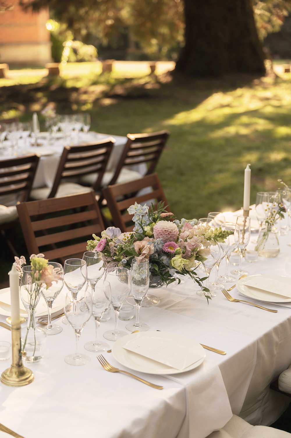 Chateau St. Michel Wedding Awardweddings Long Tables Simple Decor Flowers Centrepiece