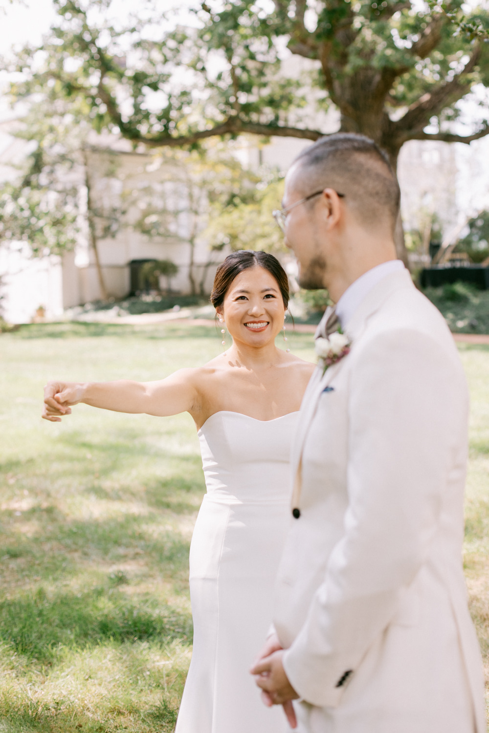 Keswick Vineyards Wedding The Smiths Photography First Look
