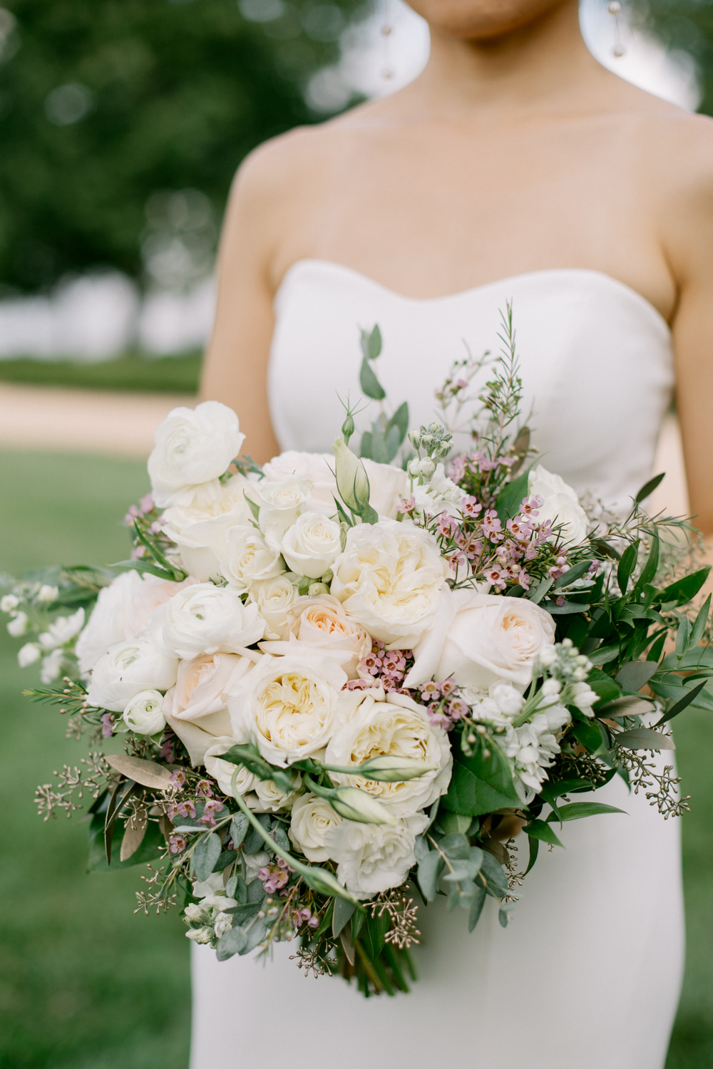 Keswick Vineyards Wedding The Smiths Photography Bouquet Flowers Cream Rose Wax Flower Foliage