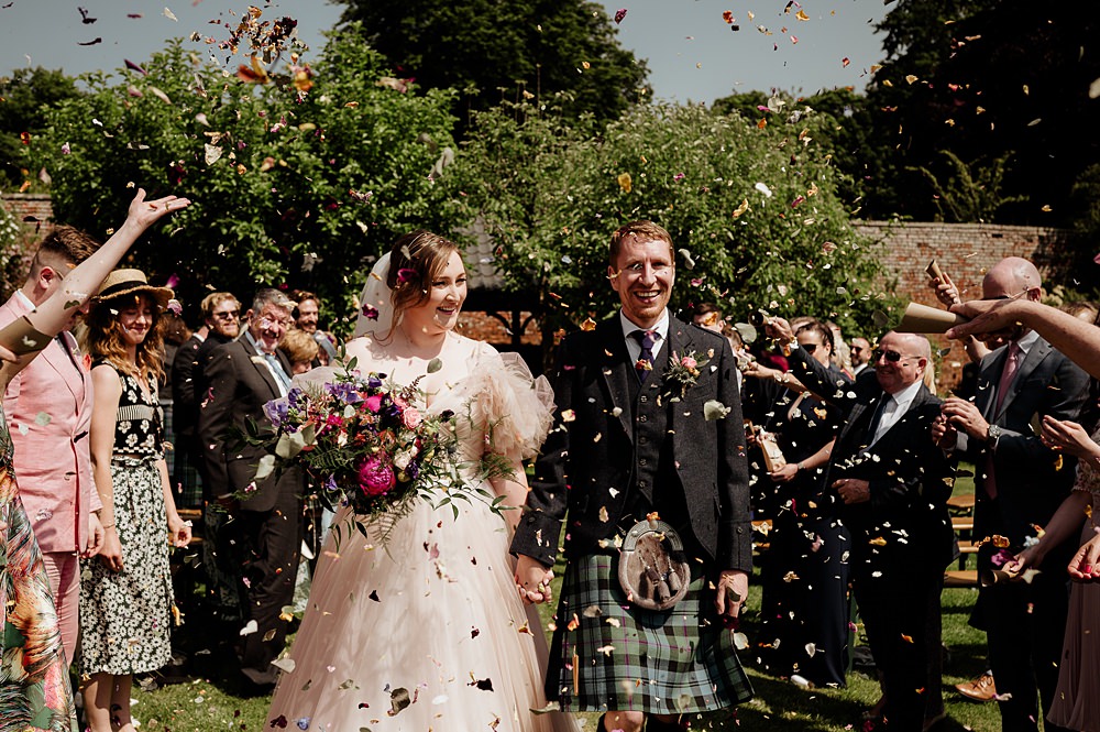 Perthshire Barn Wedding Nicola Stewart Photography Confetti Throw