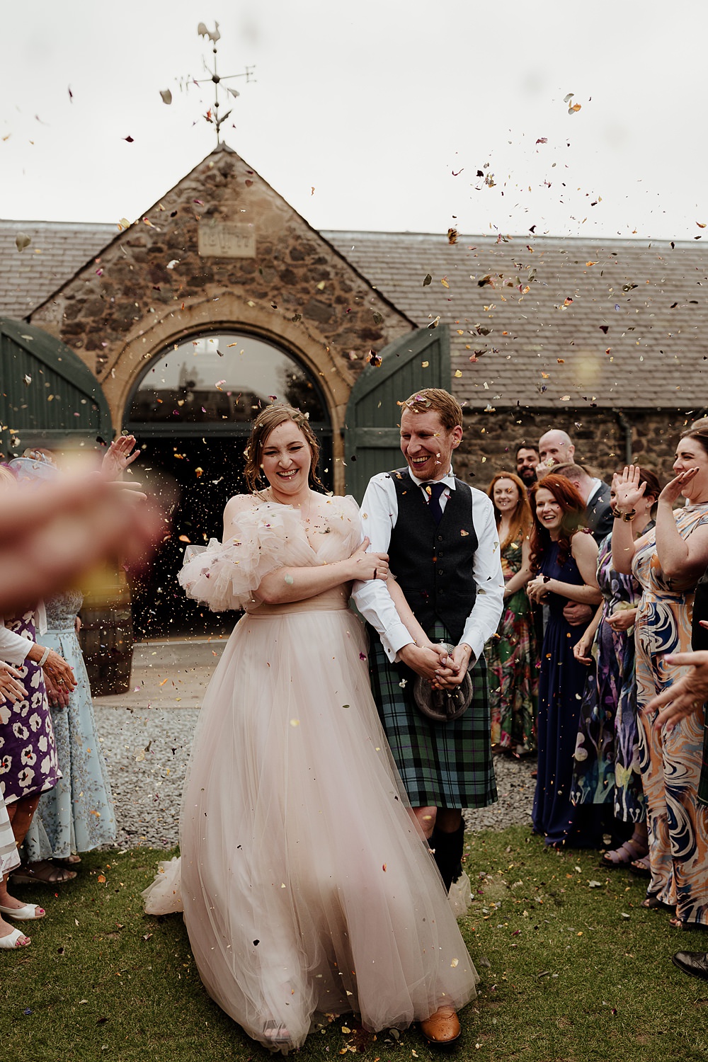 Perthshire Barn Wedding Nicola Stewart Photography Confetti Throw