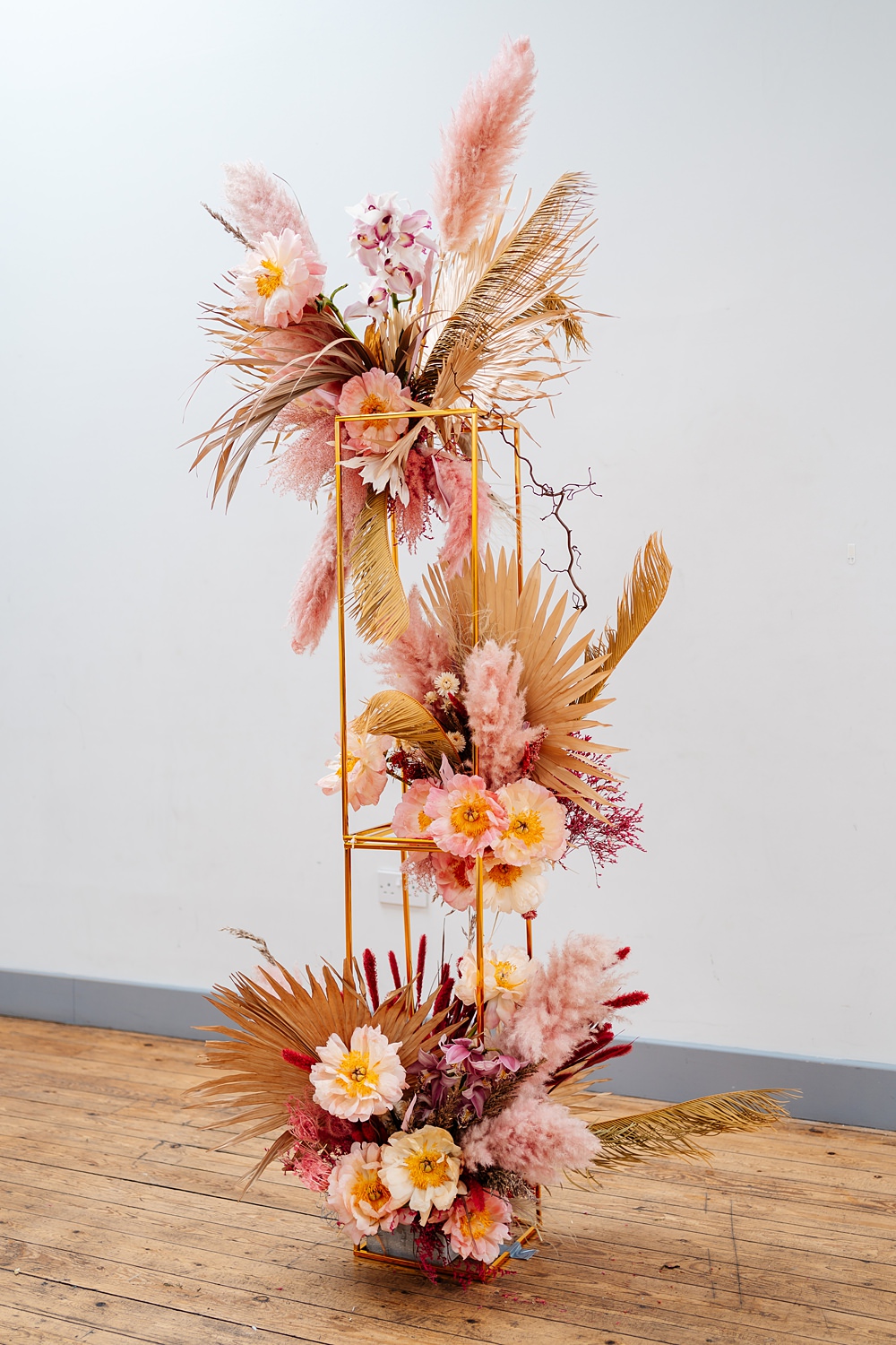 Lea Rowing Club Wedding Marianne Chua Photography eremony Room Pillar Flowers Dried Pink Palms