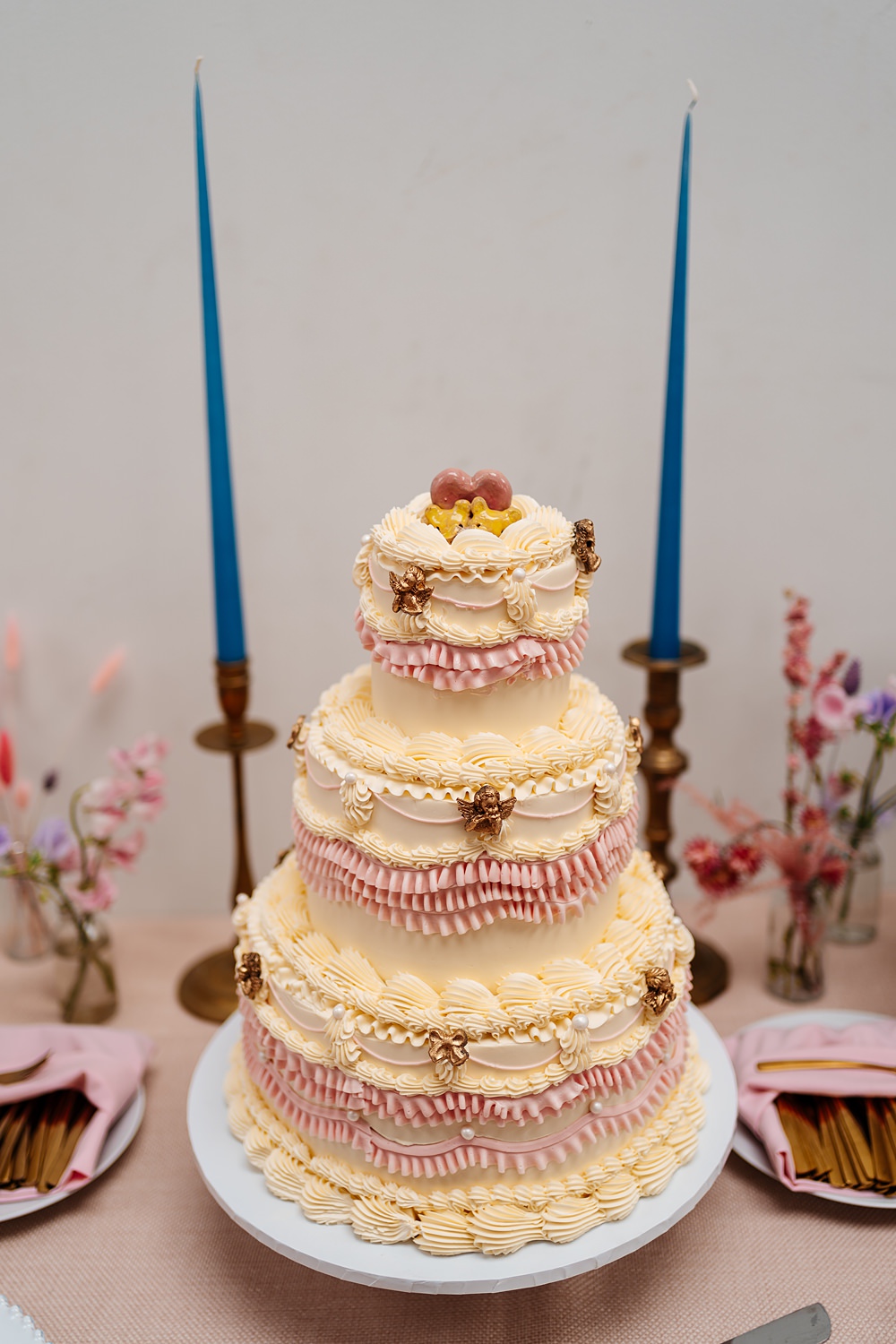 Lea Rowing Club Wedding Marianne Chua Photography Retro Iced Lambeth Cake Pink Cream Gold