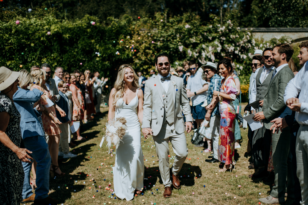 Lincolnshire Garden Wedding Kazooieloki Photography Confetti Throw