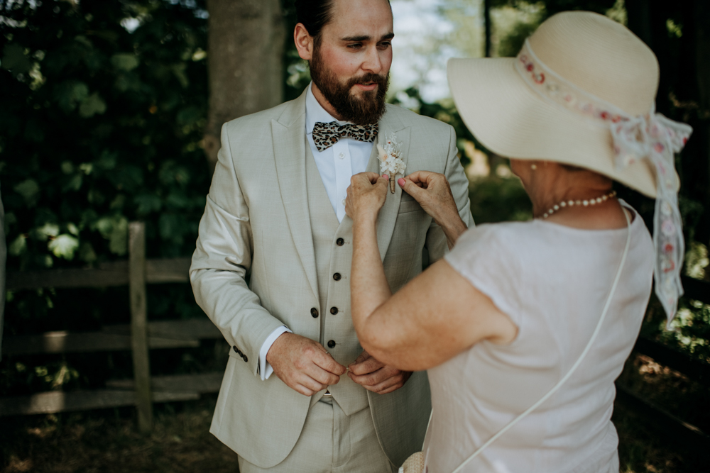 Lincolnshire Garden Wedding Kazooieloki Photography Groom Pale Grey Suit Bow Tie