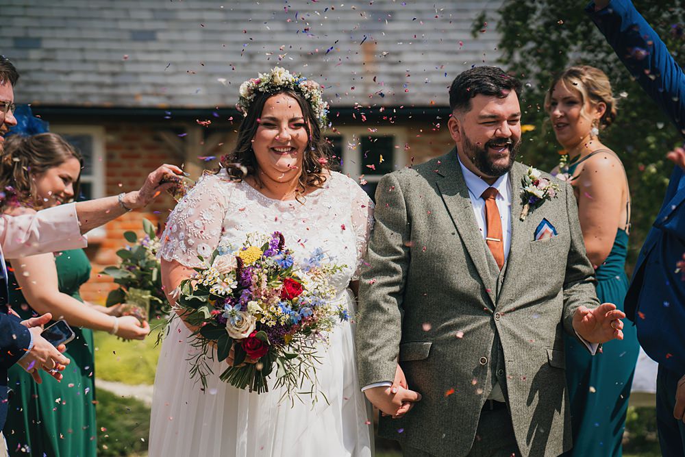 Goodlake Barns Wedding Becky Weir Photography Confetti Throw Bride Groom