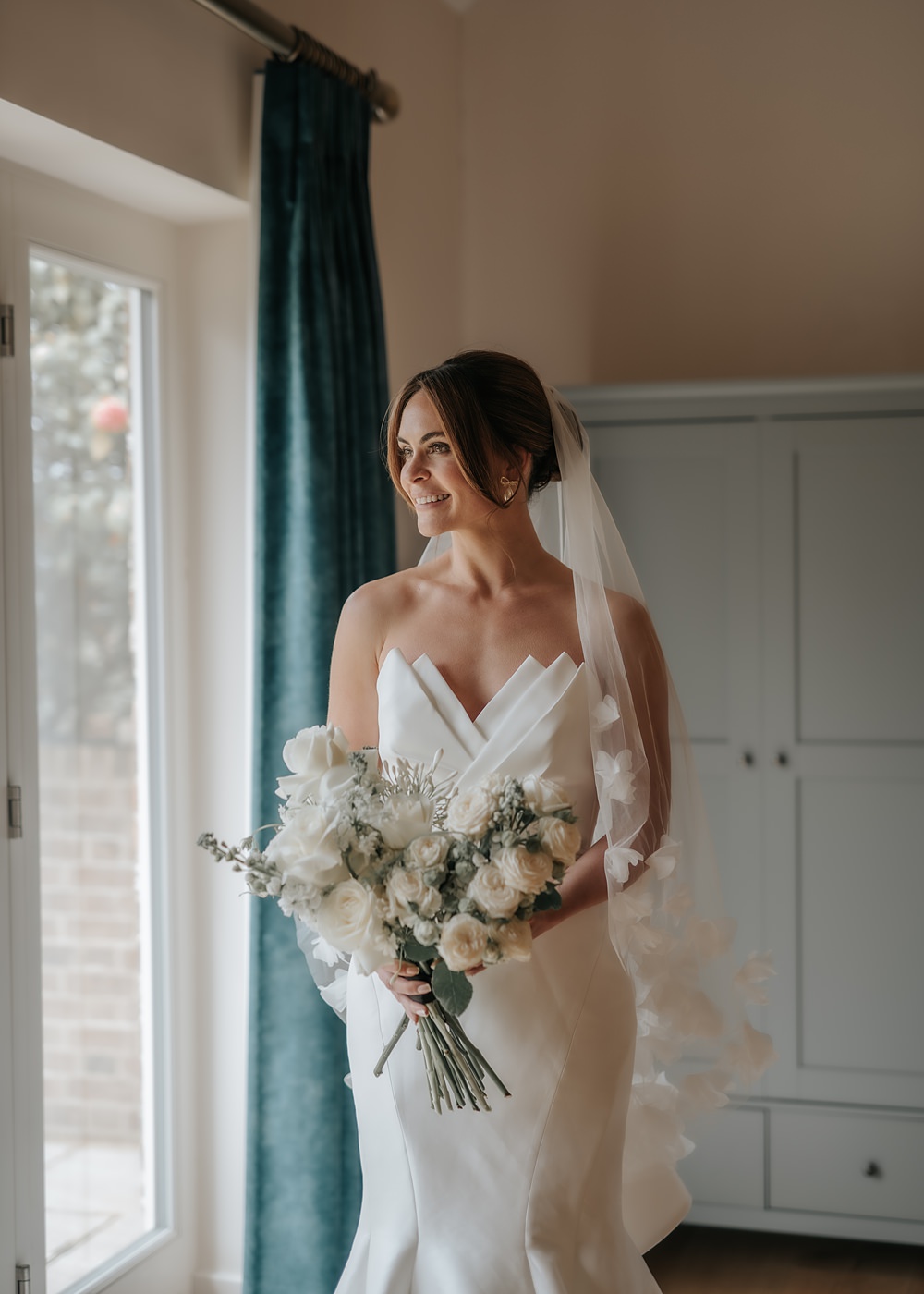 Chic Monochrome Wedding Inspiration Emma Collyer Photography Bride Bouquet Flowers White