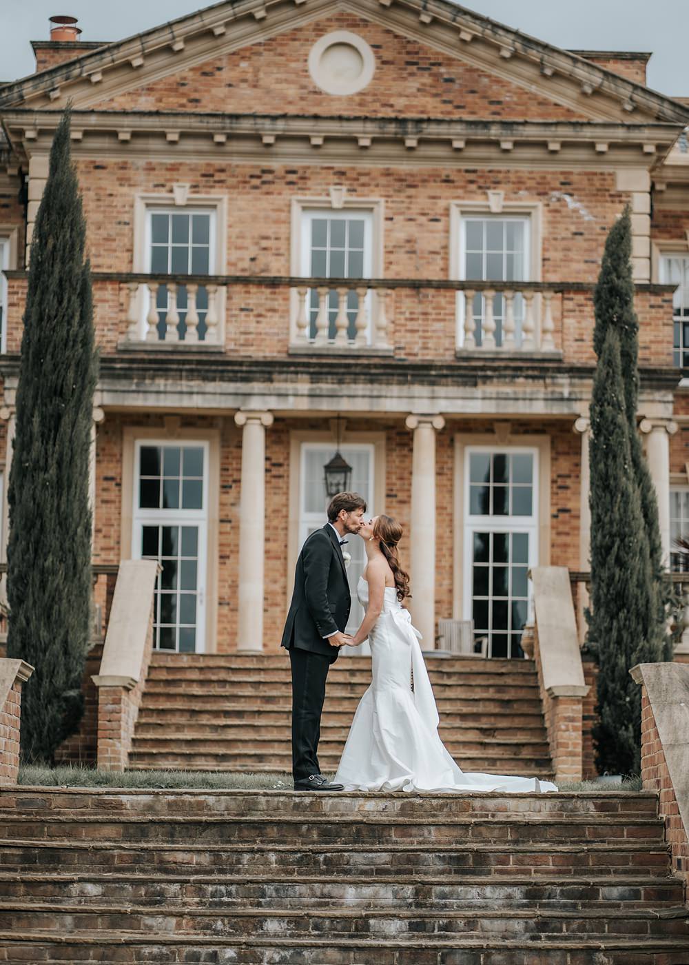 Chic Monochrome Wedding Inspiration Emma Collyer Photography