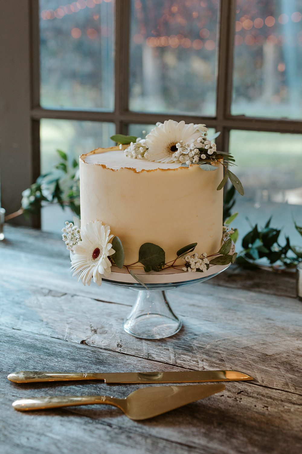 Fern Acres Forks Wedding Brianna Parks Photography Single Tier Cake Cream Greenery Flowers
