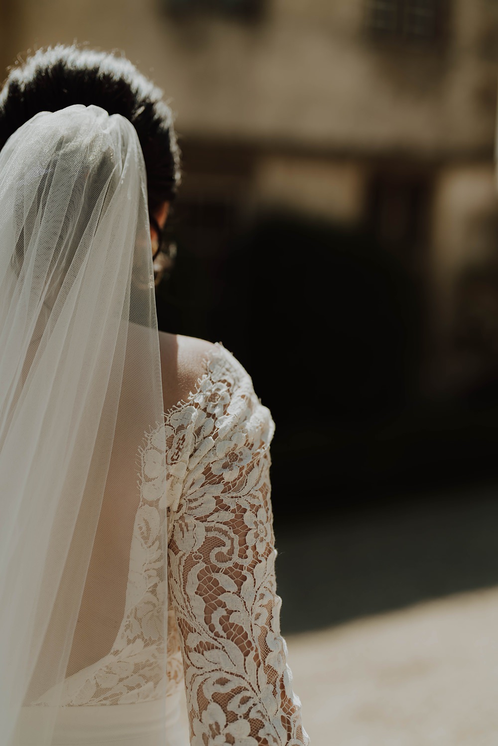 Spring Cotswolds Wedding Ideas Mei Lou Photography Bride Veil Lace Gown