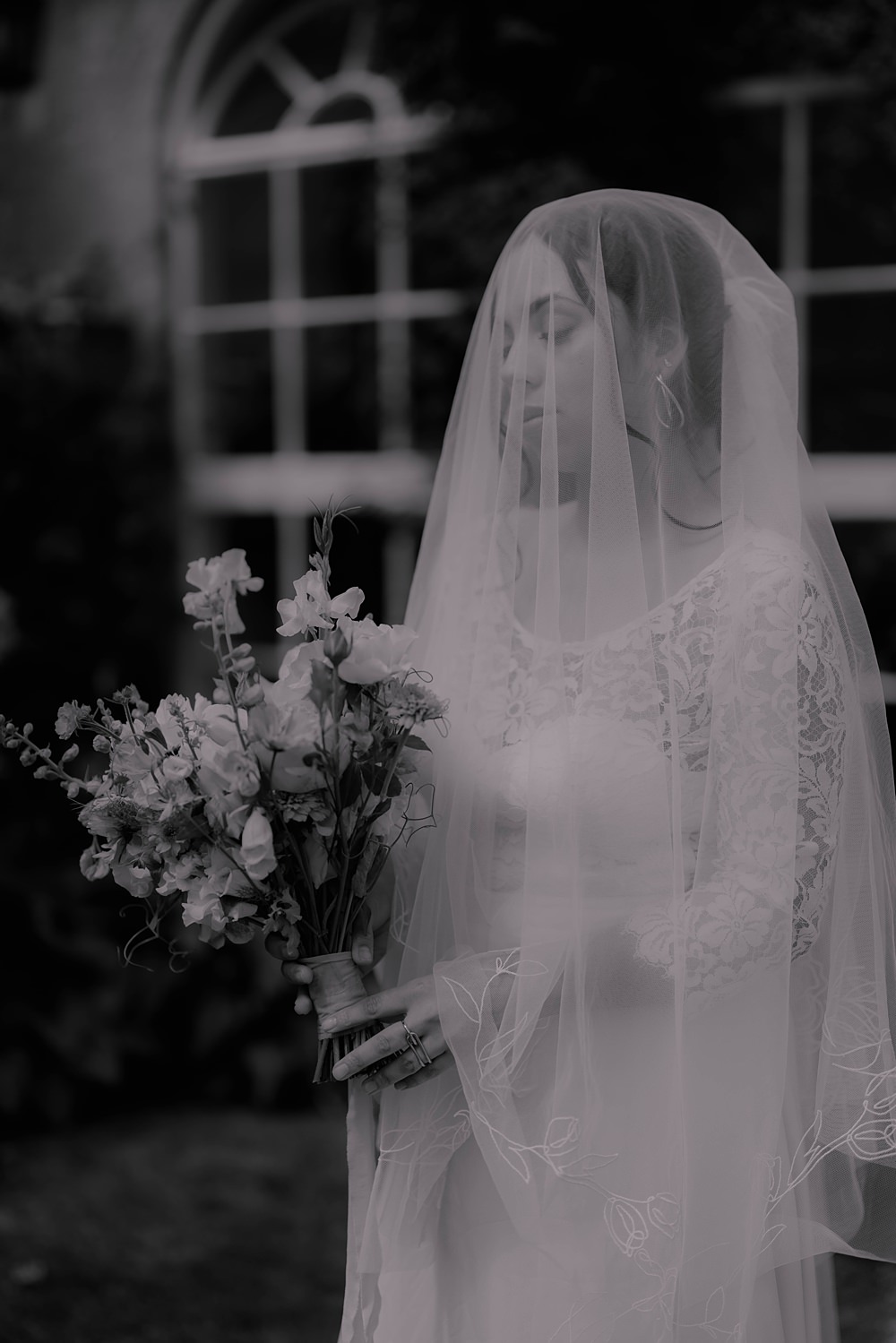 Spring Cotswolds Wedding Ideas Mei Lou Photography Bride Veil
