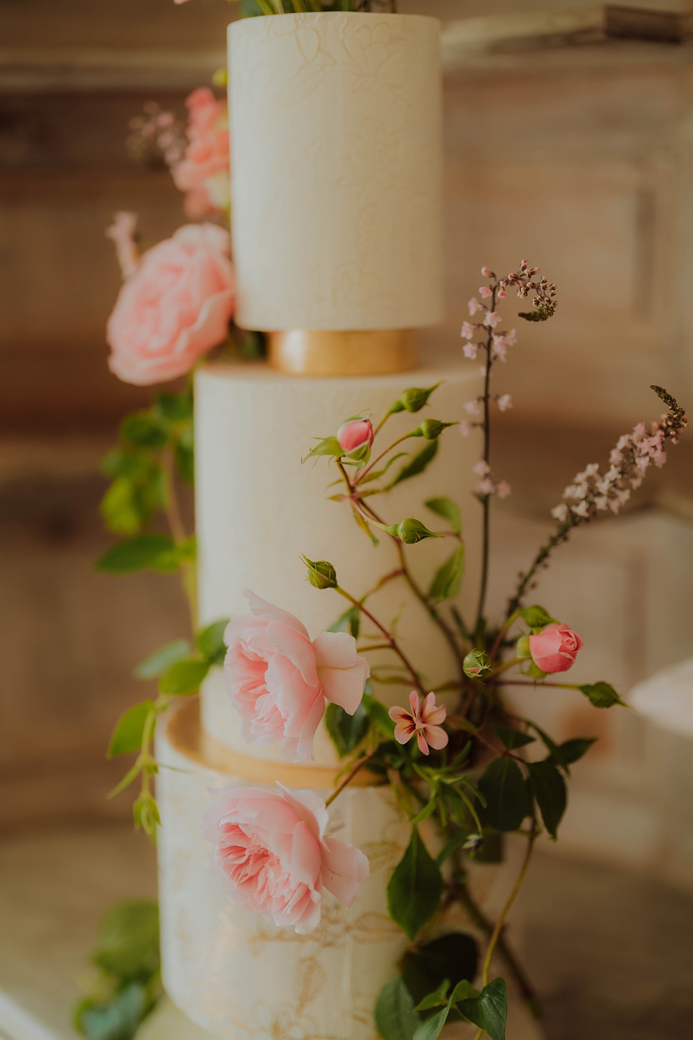 Spring Cotswolds Wedding Ideas Mei Lou Photography 3 Tier Cake Flowers Pink Gold Cream