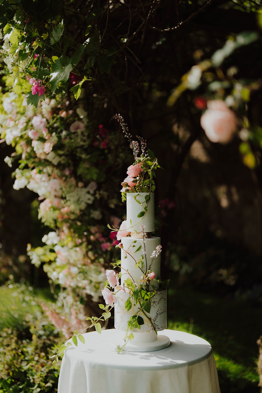 Spring Cotswolds Wedding Ideas Mei Lou Photography 3 Tier Cake Flowers Pink Gold Cream