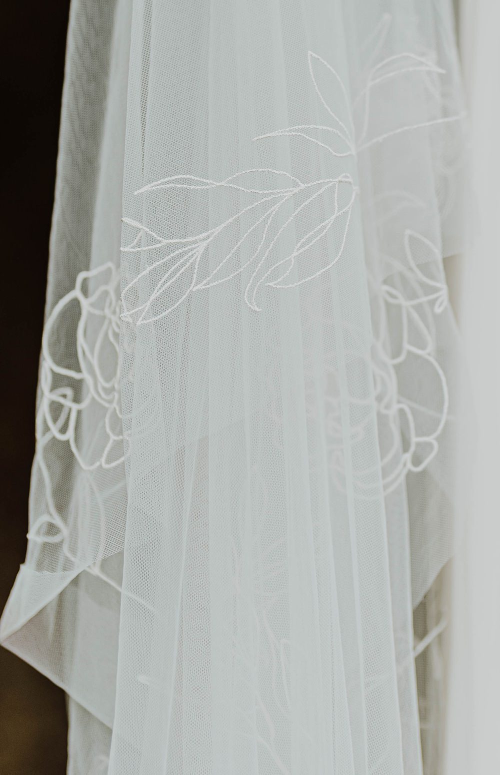 Spring Cotswolds Wedding Ideas Mei Lou Photography Bride Veil Embroidered