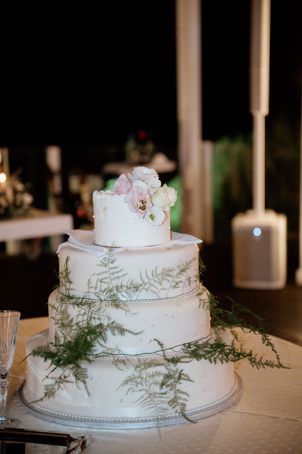 Sea Soul Wedding Moments To Keep Photography White Cake Greenery Flowers Decor