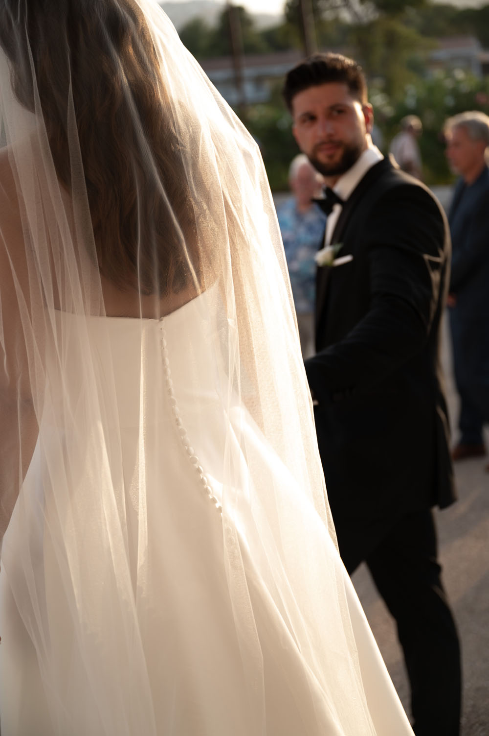 Sea Soul Wedding Moments To Keep Photography Strapless Dress Bride Train Veil