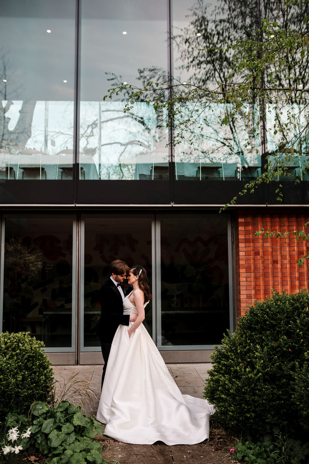 Whitworth Art Gallery Wedding Amy Faith Photography