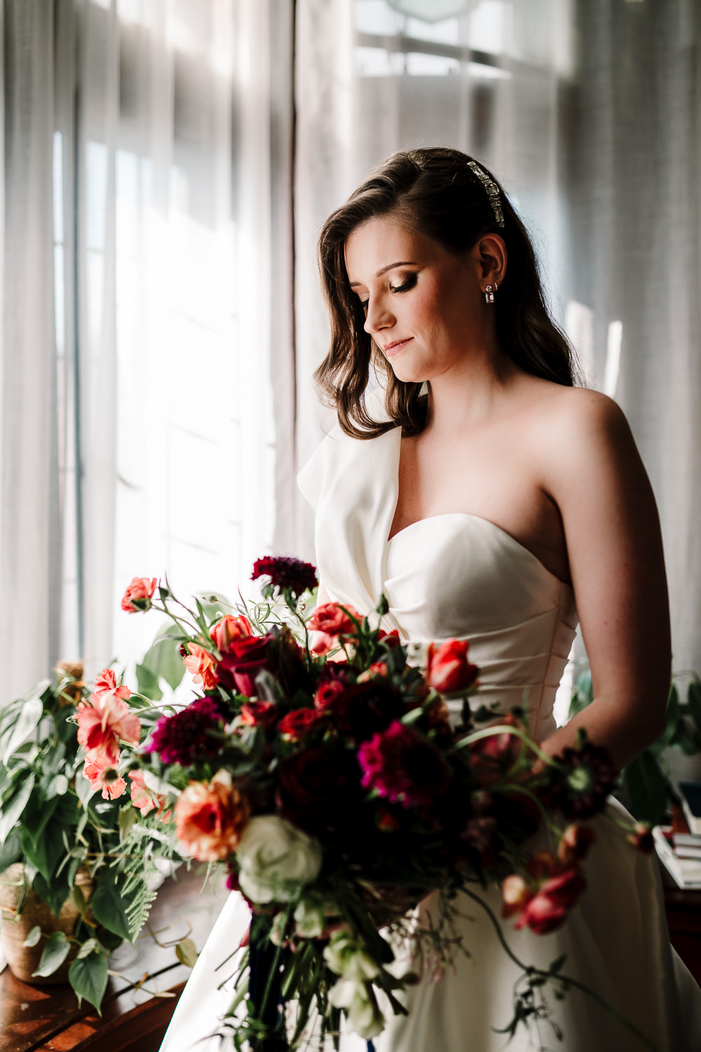 Whitworth Art Gallery Wedding Amy Faith Photography Red Pink Bouquet Flowers